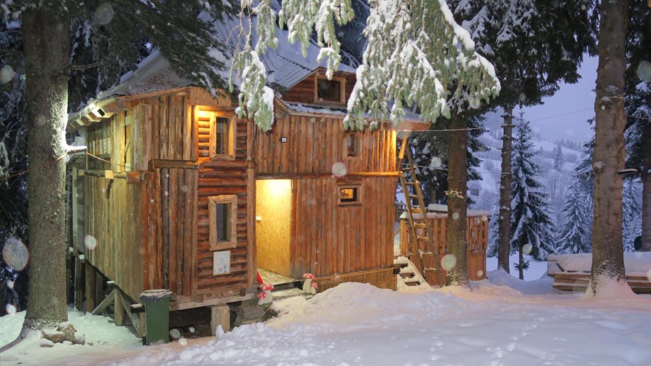 Pine Trees Lodge Plav Buitenkant foto