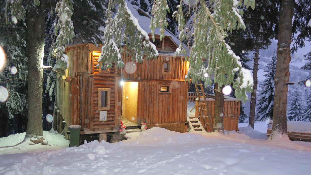 Pine Trees Lodge Plav Buitenkant foto