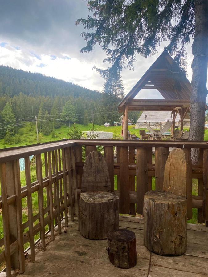 Pine Trees Lodge Plav Buitenkant foto